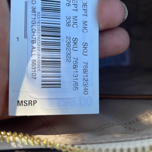 Michael Kors Large Hobo Bag - Picture 8 of 9